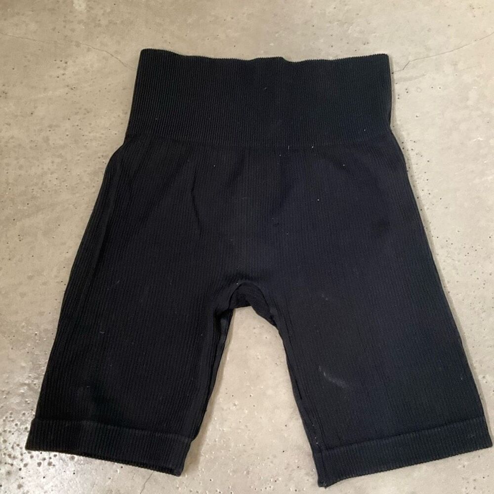 Commando Studio Ribbed Shorts - Picture 3 of 6
